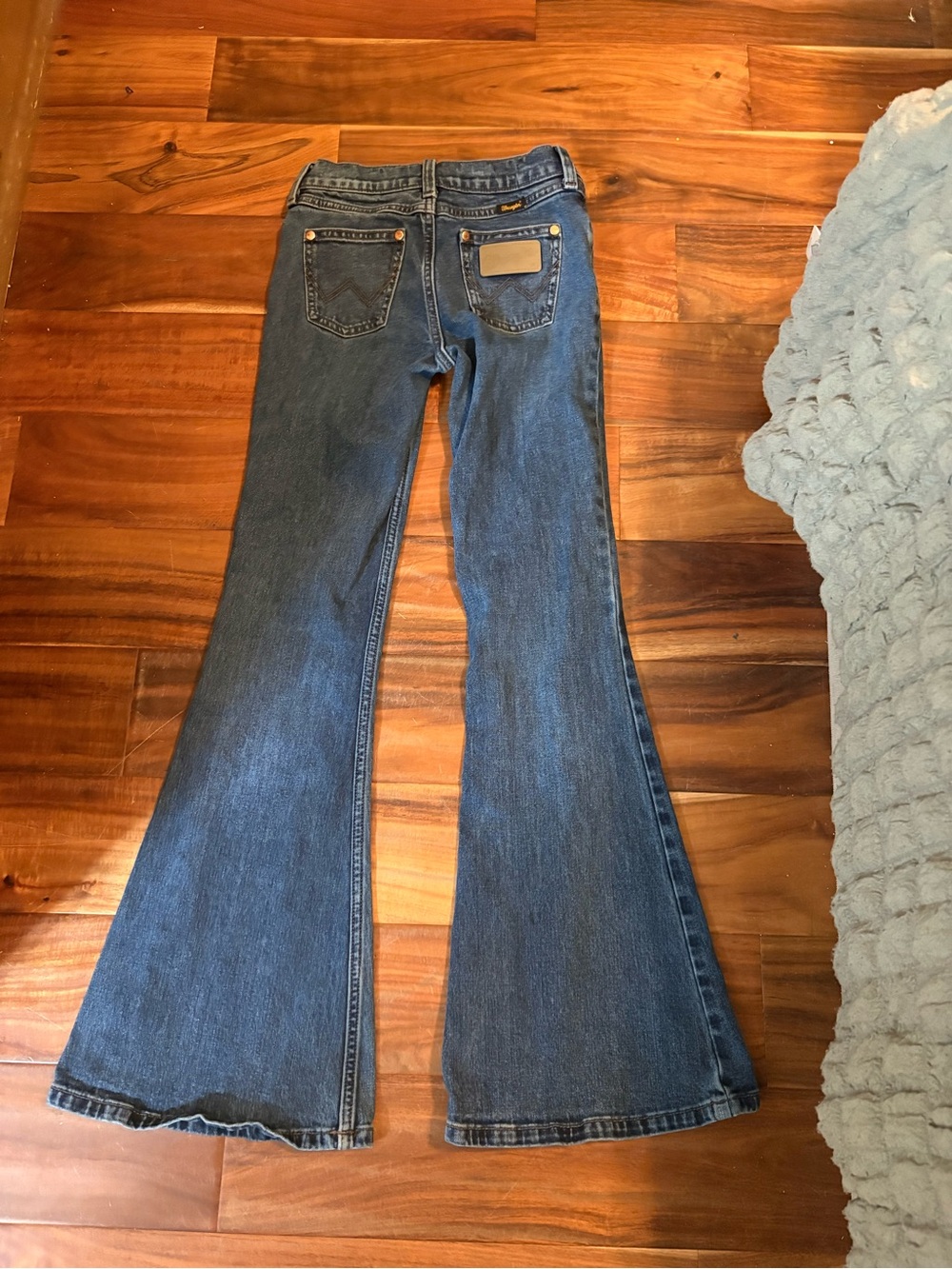Wrangler x Lainey Wilson Girls 12 Slim Bell Bottom Flare Jeans Western (0867) - Picture 5 of 10
